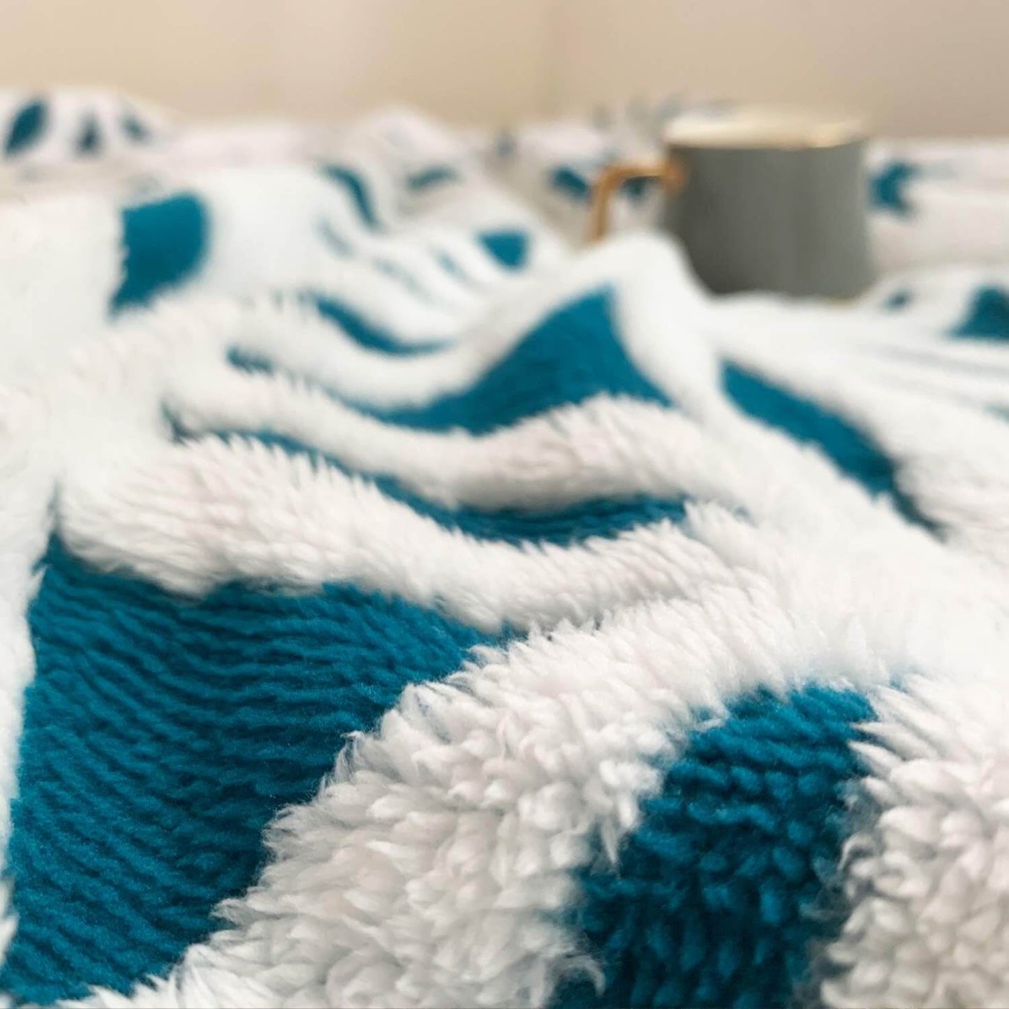 Soft Sherpa Fleece Throw Blanket