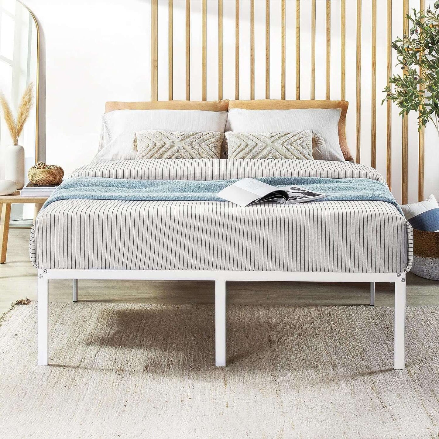 Sturdy Metal Platform Bed with Heavy - Duty Steel Slats