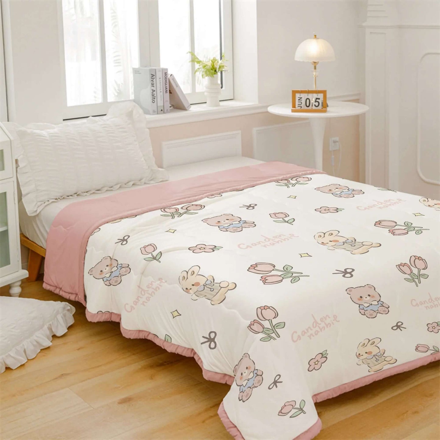 Lightweight Summer Quilt for All - Season Comfort