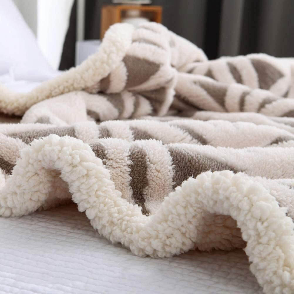 Soft Sherpa Fleece Throw Blanket