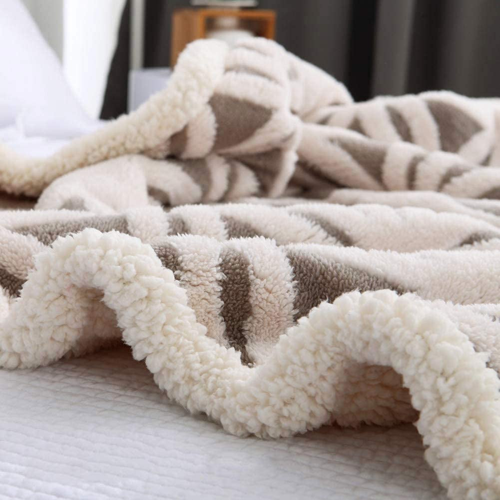 Soft Sherpa Fleece Throw Blanket 