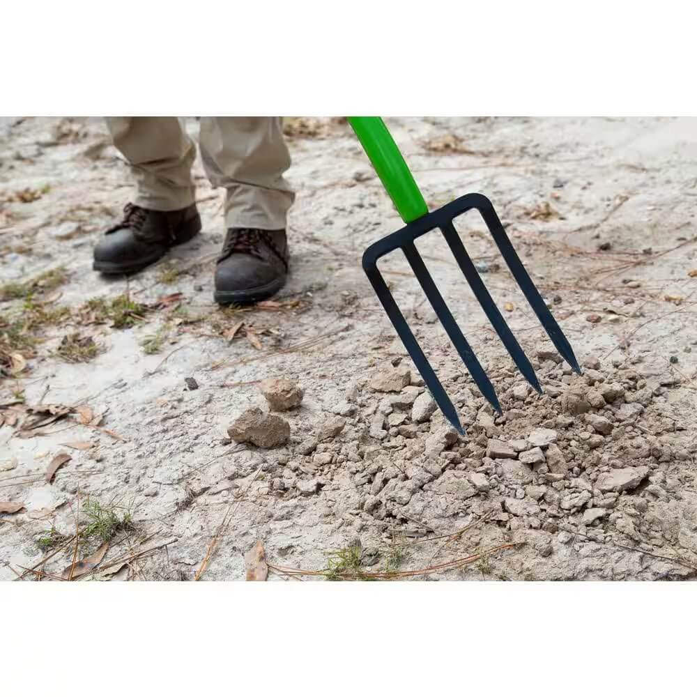 Compact Garden Tool Set for Small Spaces