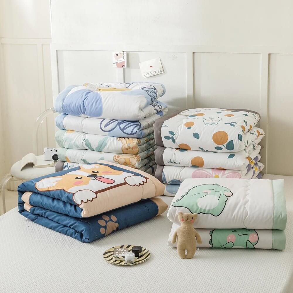 Lightweight Summer Quilt for All - Season Comfort