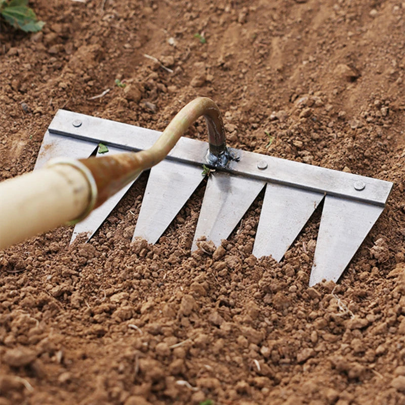 High-Quality Iron Gardening Hoe with 4-7 Teeth