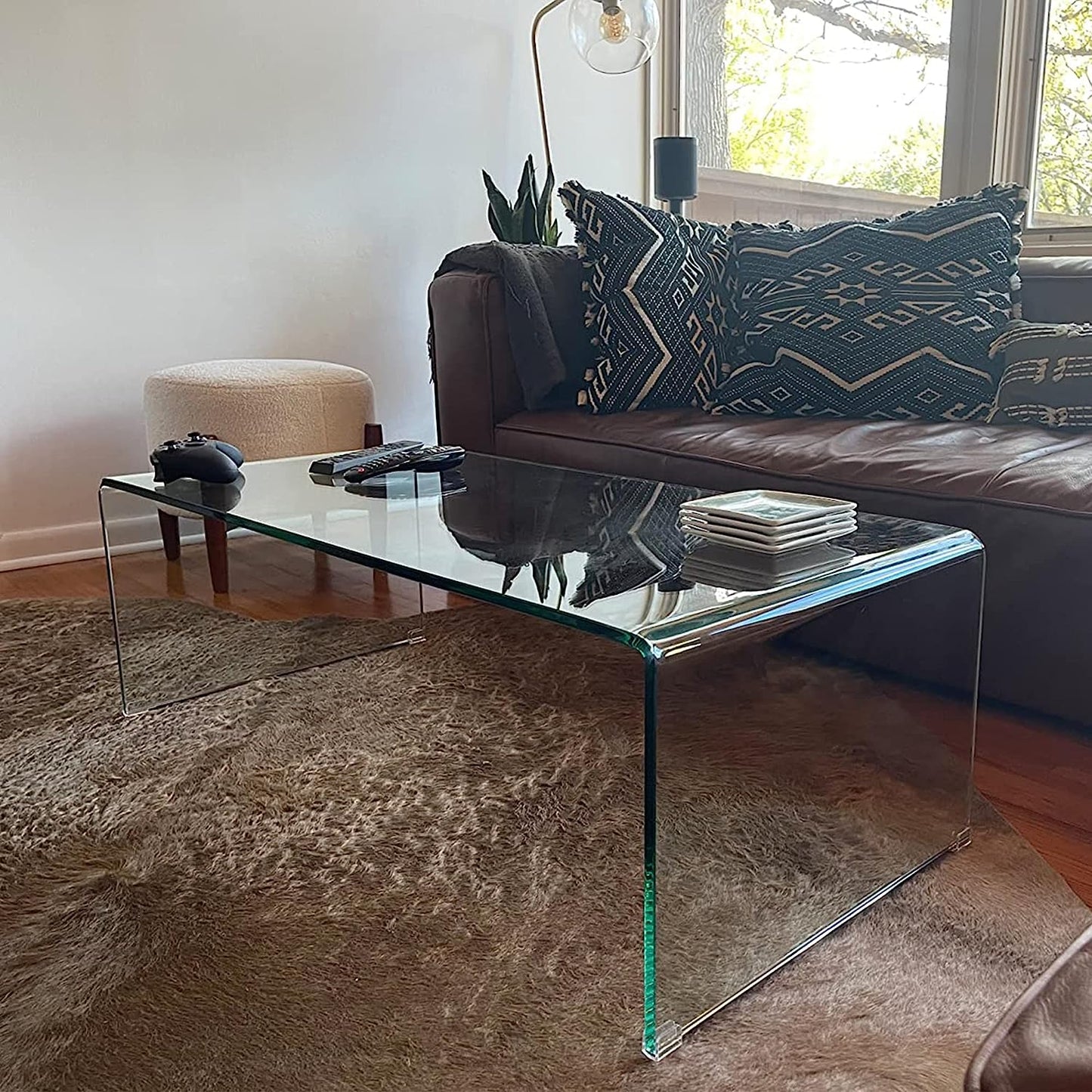 Stylish Coffee Table with Clear Glass Top