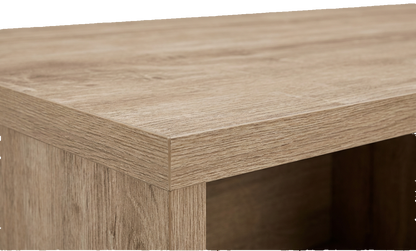 Close-up of the 1.2-inch thickened tabletop edge (close-up detail)