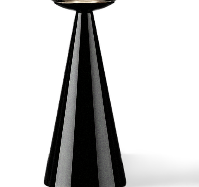 Melt table lamp — close-up detail of the polished cone base finish, transparent (close-up detail)