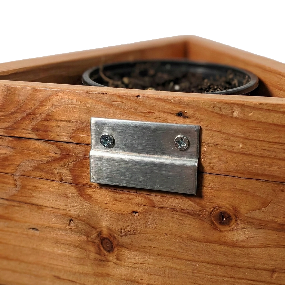 Wall clip on the back of the triangle wall planter (close-up detail)